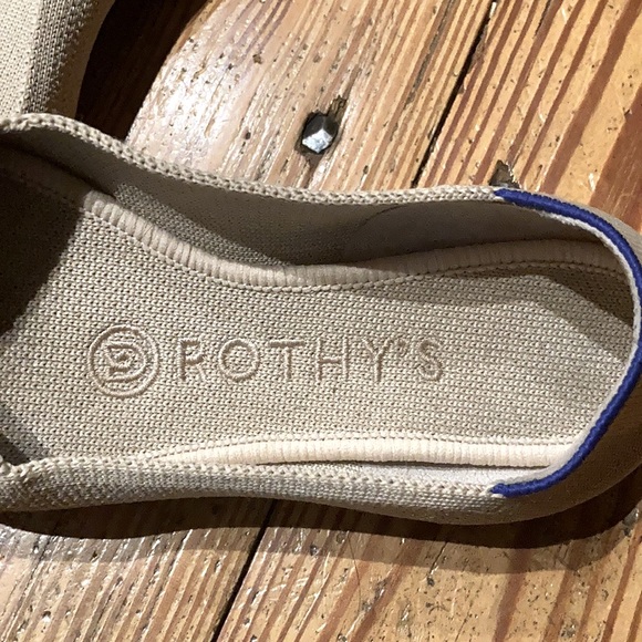 Ecru Point Rothy’s size 5.5! - Picture 2 of 5
